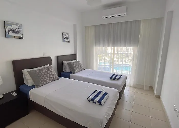 Elysia Park * بافوس